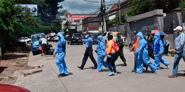 Brigadas COVID-19 visitan más de 600 viviendas