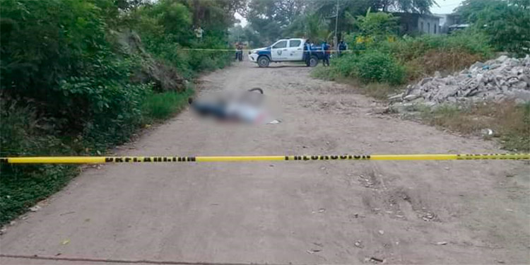 De bicicleta cae baleado