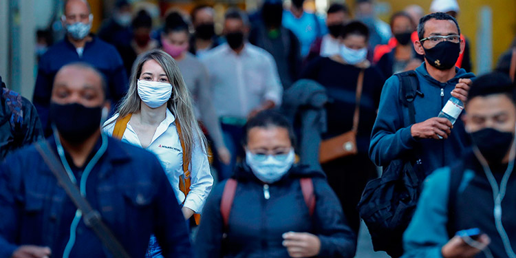 COVID-19 entra en una fase peligrosa mientras que los casos suben en una América relajada