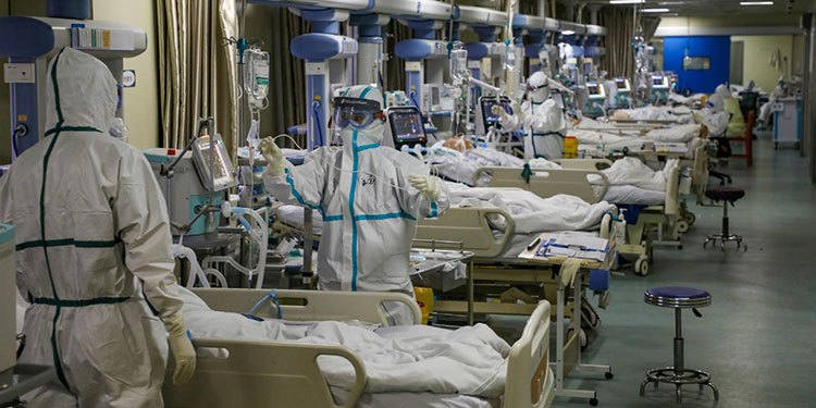 Hospitales en Texas y Florida cerca de su máxima capacidad