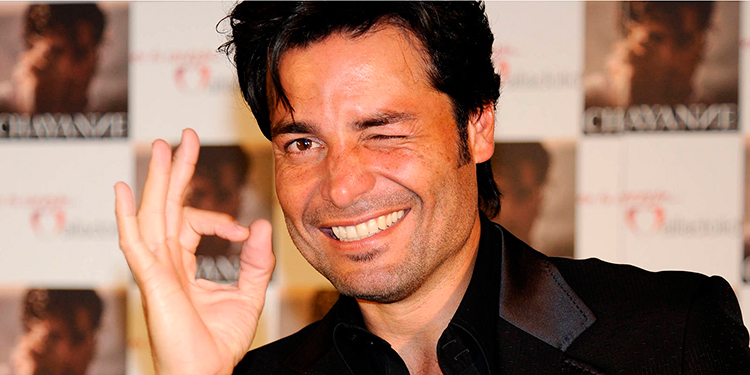 Chayanne cumple 52 años "agradecido con la vida"