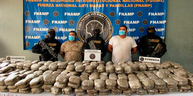 A La Tolva furgoneros que llevaban 600 libras de moña