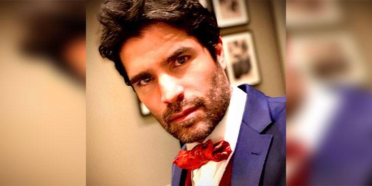 Actor mexicano Eduardo Verástegui celebra un multitudinario Santo Rosario (Video)