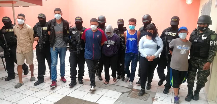 Capturados padre e hija por extorsionistas