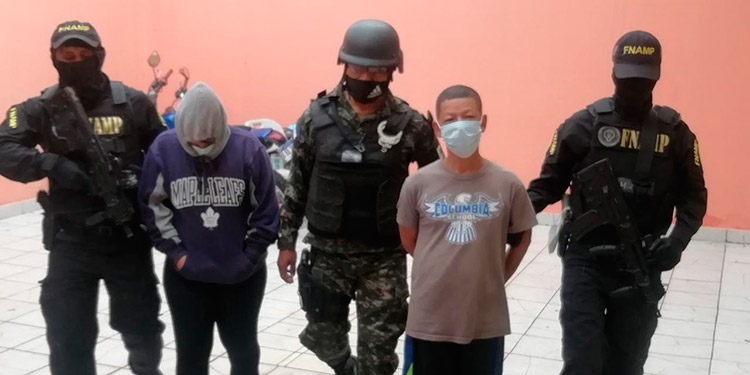 Capturados padre e hija por extorsionistas
