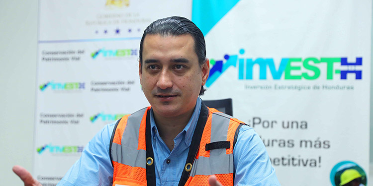 Casa de gobierno separa del cargo a Director de Invest-H