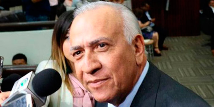 Mauricio Oliva: Sesión está al margen de la ley; Código ya entró en vigencia
