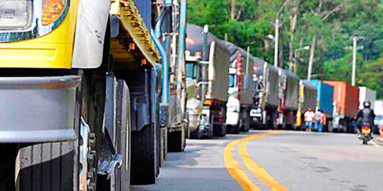 Transportistas de carga exigen ser incluidos en el primer grupo de vacunación contra la COVID-19