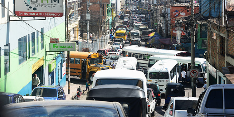 Seguridad anuncia restricción de la circulación vehicular por pandemia