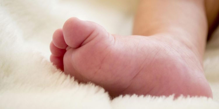 Bebé nace con Covid-19 luego que su familia realizara un baby shower clandestino en plena pandemia