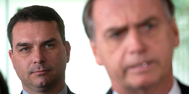 Un tribunal valida las pruebas contra el hijo de Bolsonaro pero le concede fuero
