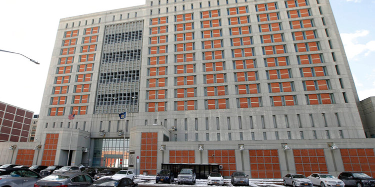 Nueva York: Muere preso rociado con aerosol de pimienta en su celda