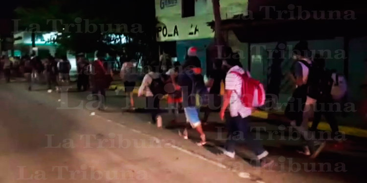 Nueva caravana de migrantes sale de San Pedro Sula