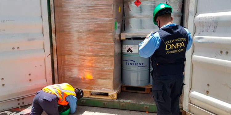 Decomisan 640 barriles de ácido clorhídrico en Puerto Cortés
