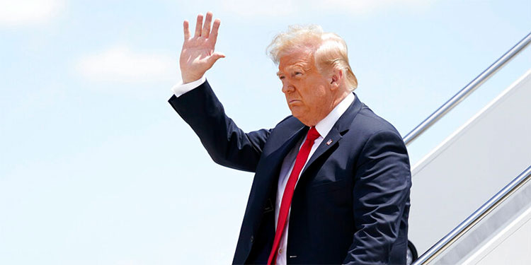 Juez rechaza pedido de familia Trump de bloquear libro
