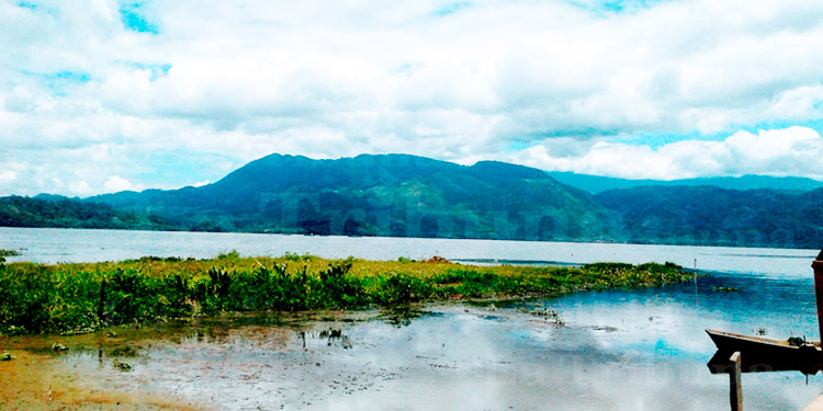 MP realiza recolección de muestras por supuesta contaminación en Lago de Yojoa