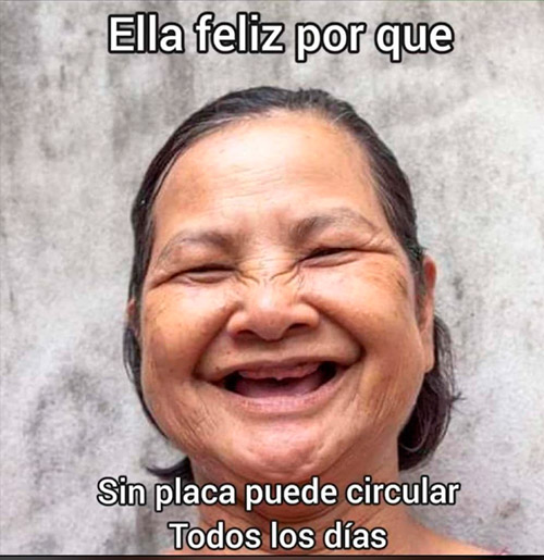 Aplicación del “hoy no circula” desata confusión e ingenio de la gente