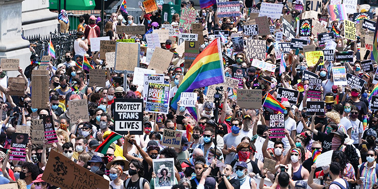 Ciudad de Nueva York celebra el día del orgullo LGBT