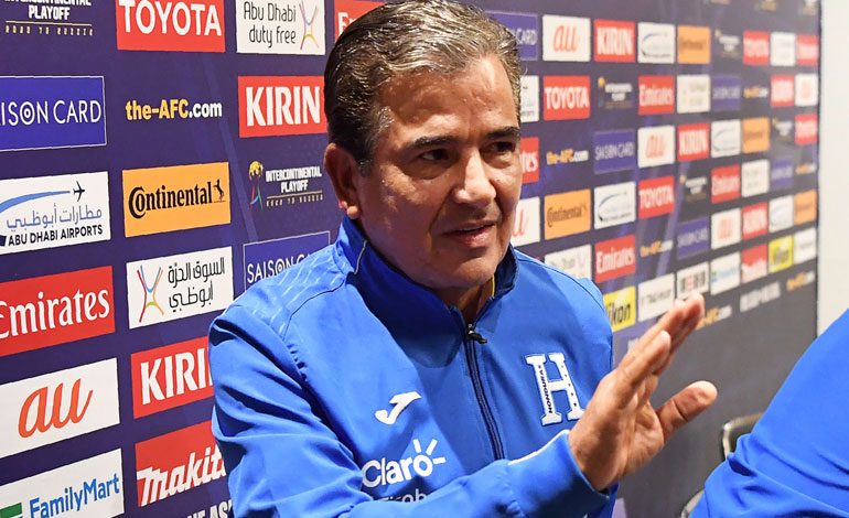 Jorge Luis Pinto sería nuevo entrenador de Emiratos Árabes