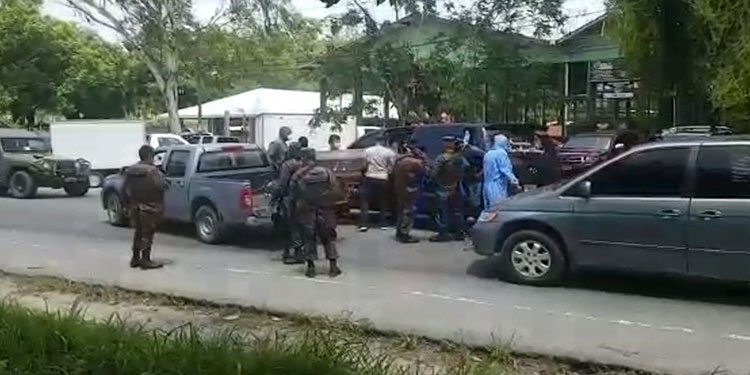 Familiares arrebatan a militares cadáver de teniente coronel (r)