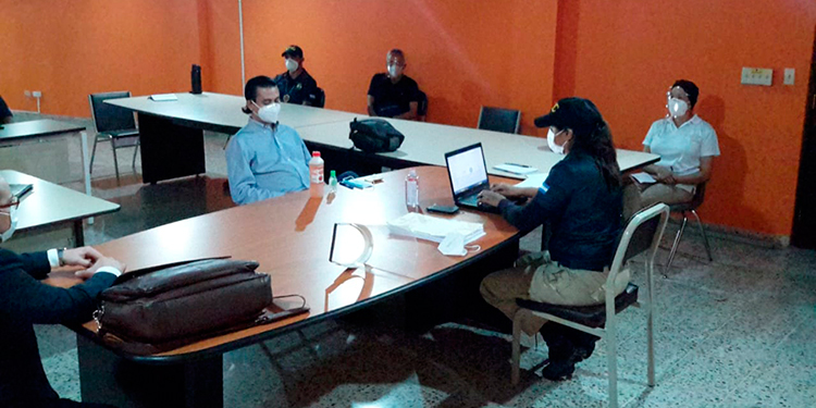 Marco Bográn sale callado tras finalizar interrogatorio en la ATIC