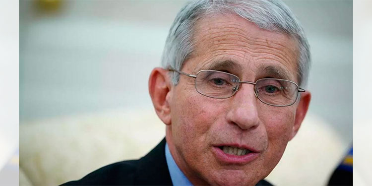 Fauci dice que una vacuna debería estar disponible en 2021