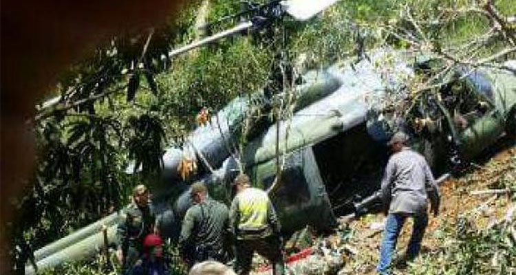 Nueve militares muertos y seis heridos al caer helicóptero en Colombia