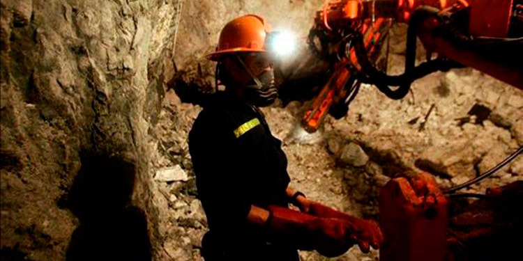 Precios y extracción de oro levantan la minería