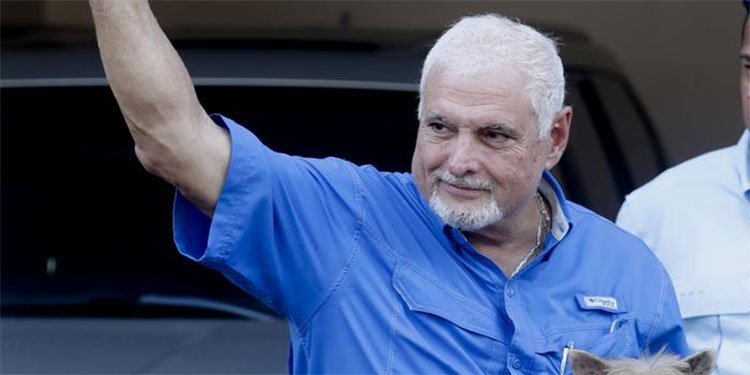 Fiscalía prohíbe salir de Panamá a expresidente Martinelli