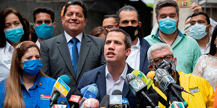 Acusan de "traición a la patria" a colaboradores de Guaidó