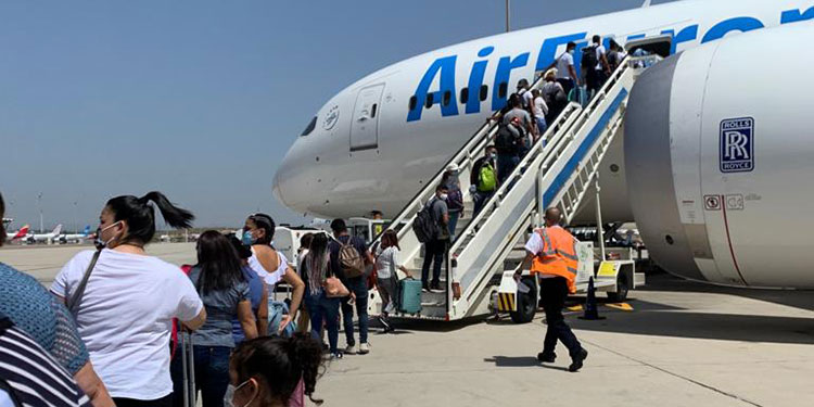 276 hondureños que estaban varados en España llegan al país