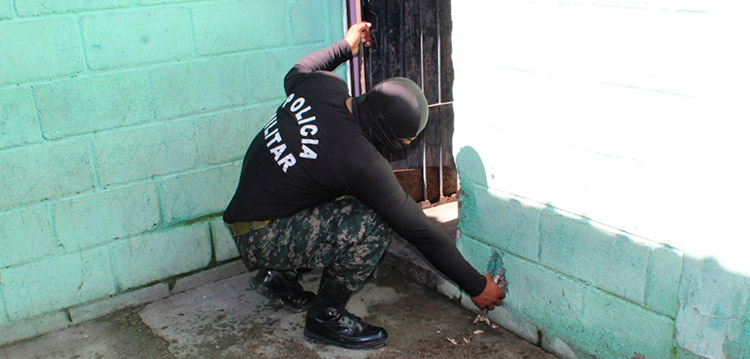 Nueve armas más y conexiones de internet hallan en Penitenciaría (Fotos)