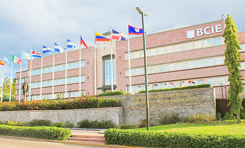 El BCIE dona a Honduras 33.000 kits de extracción para detectar coronavirus