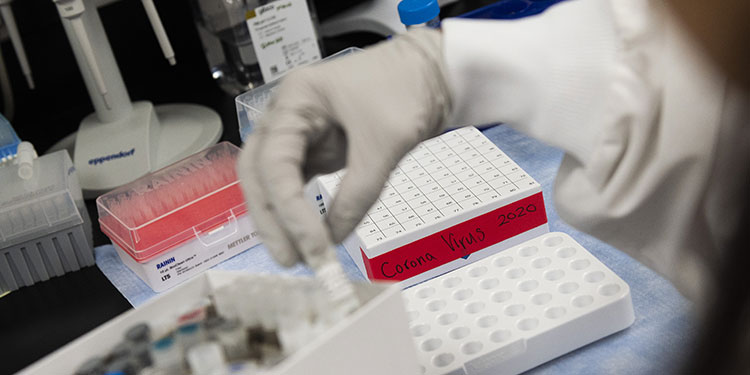 España participará en la producción de una vacuna estadounidense de COVID-19