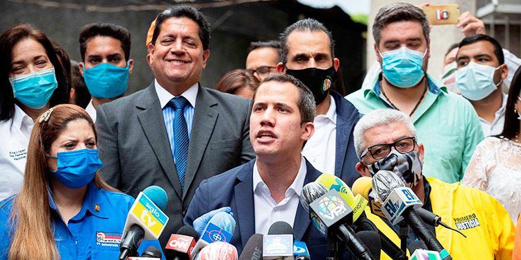 Guaidó dice que ha protegido el oro venezolano del ‘saqueo’ de Maduro