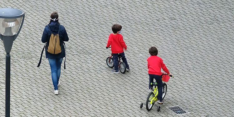 Los menores de cinco años podrían propagar la COVID-19 tanto como los adultos