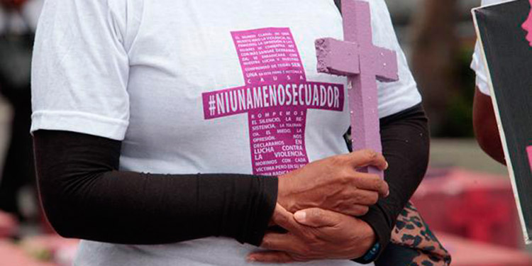 CN aprueba medidas de prevención y protección para la mujer en confinamiento por COVID-19