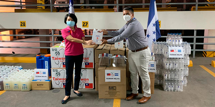 Taiwán dona equipo de bioseguridad a Secretaría de Coordinación