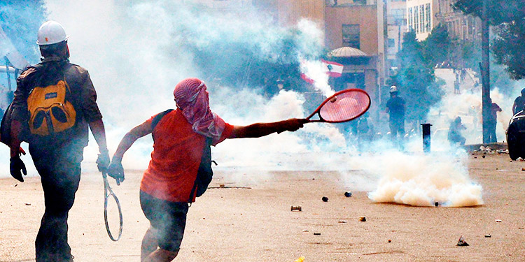 La violencia estalla en un Beirut indignado