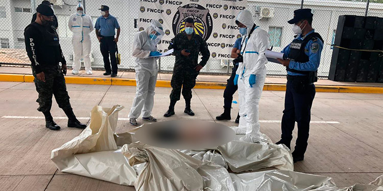 Tres pandilleros ultimados por compañeros de celda