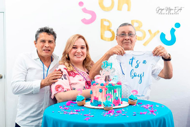 Esposos Mejía - Zúniga revelan el sexo de su bebé