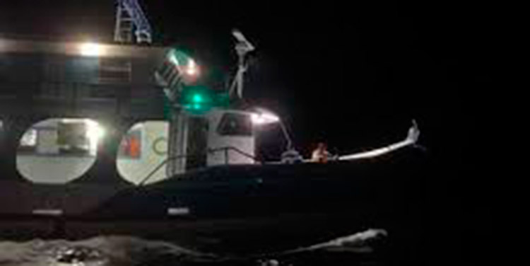 Rescatan embarcación que se encontraba a la deriva