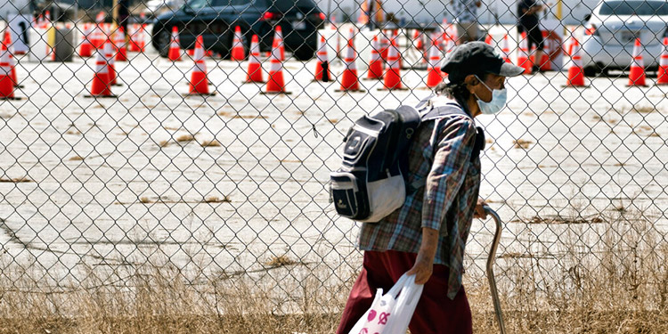Juez de EEUU ordena pruebas en centro de migrantes detenidos