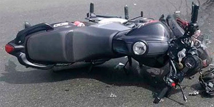 Motociclista muerto y dos heridos en choque