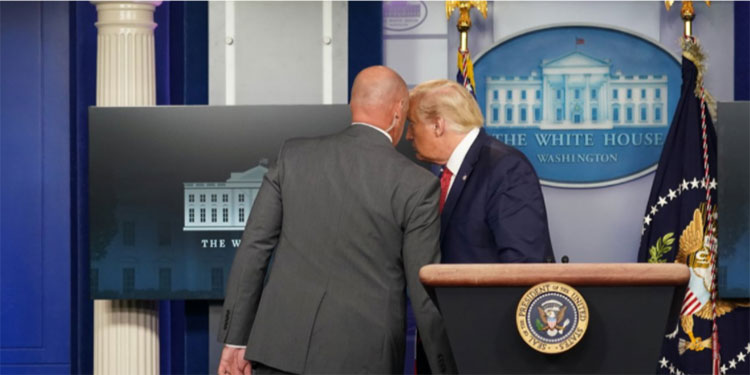 Trump abandonó rueda de prensa abruptamente servicio secreto le disparó a alguien