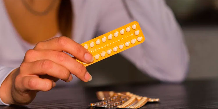 Mujeres que toman hormonas y anticonceptivos en mayor riesgo si padecen coronavirus