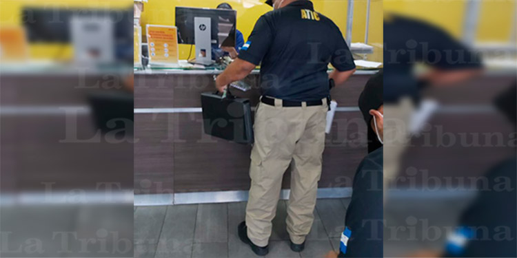 ATIC inspecciona empresa de correo por manejo de pruebas COVID-19 (Video)