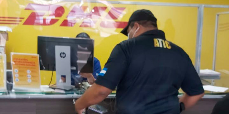 ATIC asegura contenedor con pruebas PCR dañadas