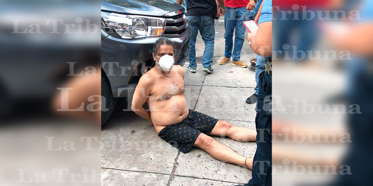 Camioneta arrolla a fiscal del MP en Tegucigalpa