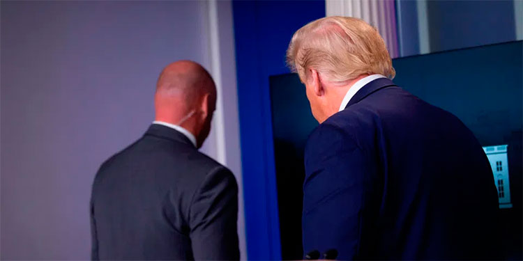 Sacan a Trump de una conferencia de prensa tras tiroteo cerca de la Casa Blanca